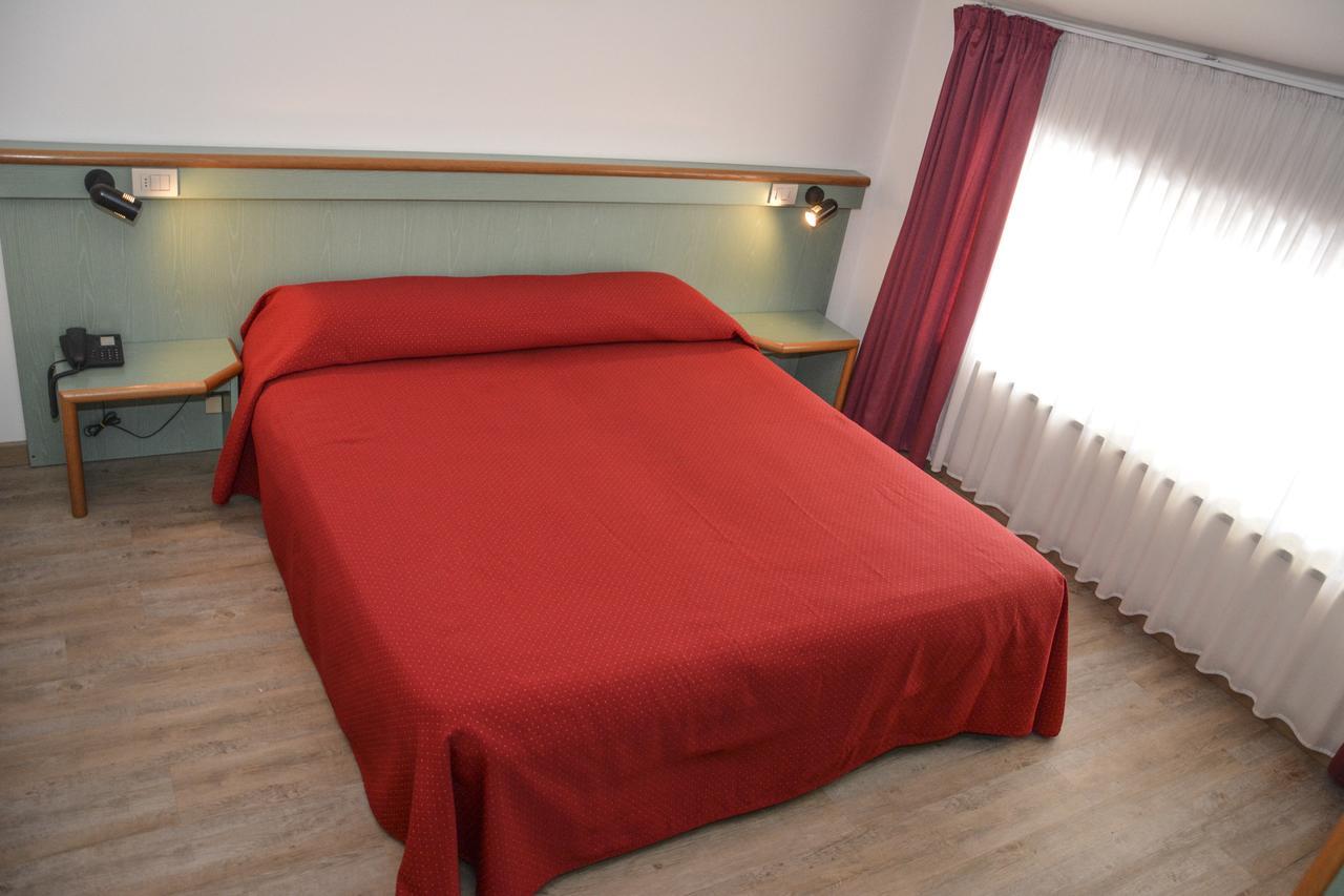 Hotel Sport Pieve Di Ledro Exteriör bild