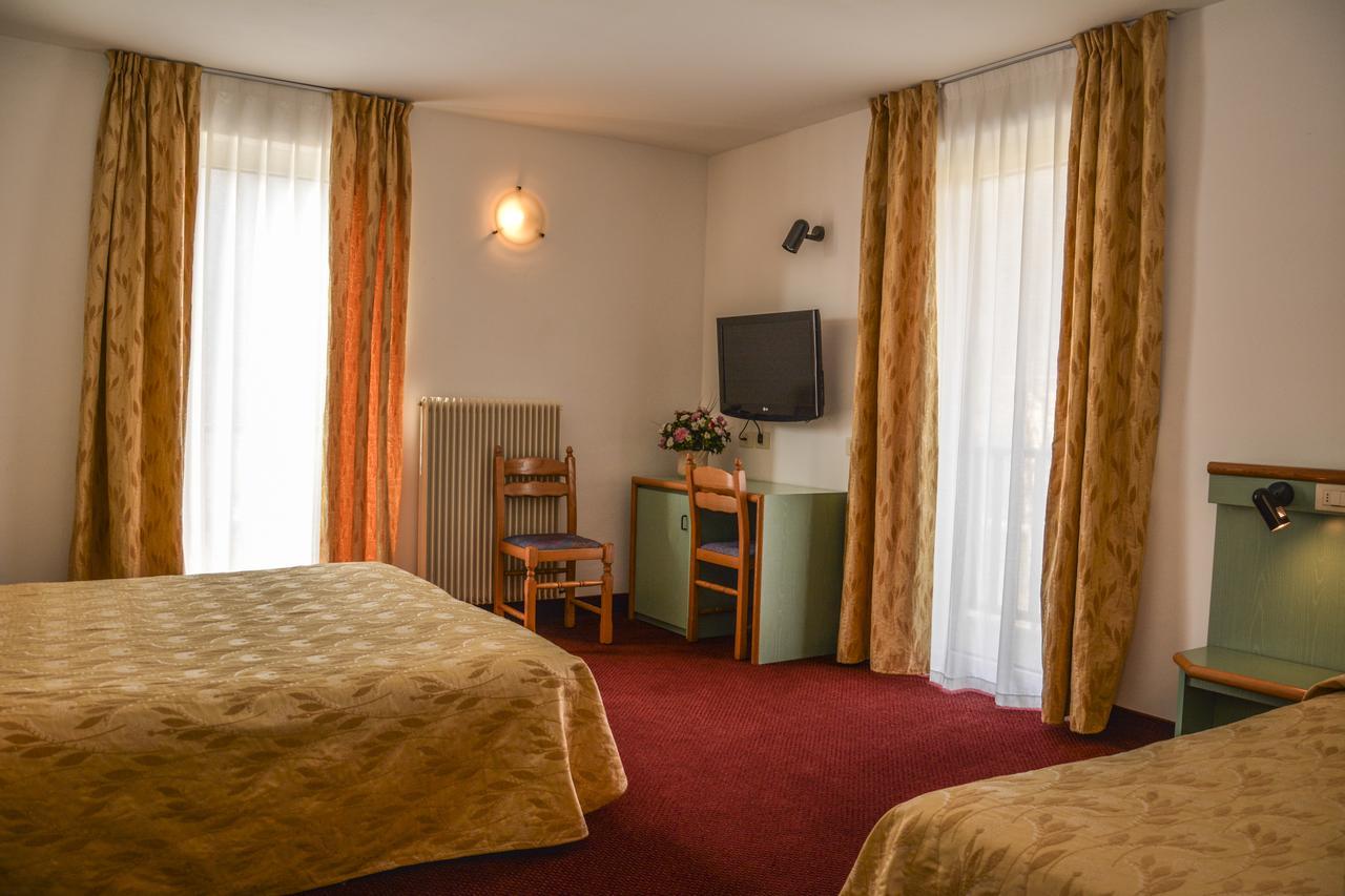 Hotel Sport Pieve Di Ledro Exteriör bild