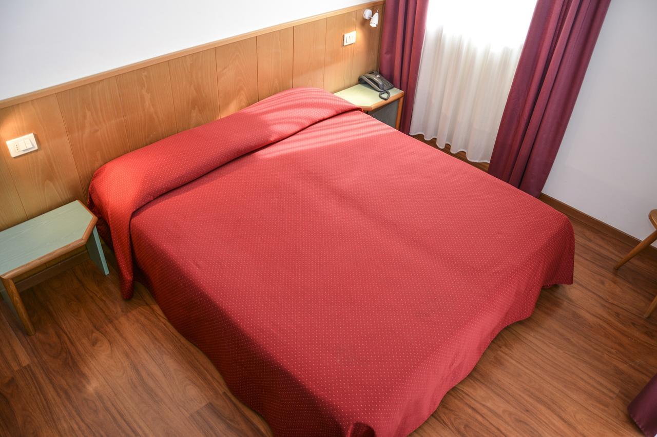 Hotel Sport Pieve Di Ledro Exteriör bild