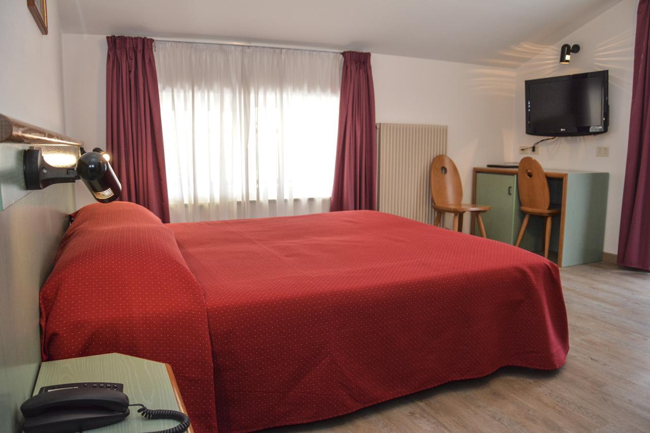 Hotel Sport Pieve Di Ledro Exteriör bild